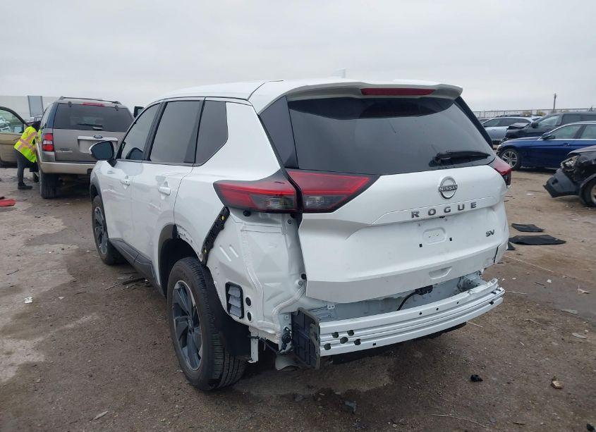 Photo 3 of 2024 Nissan Rogue SV FWD (VIN 5N1BT3BA8RC747196)