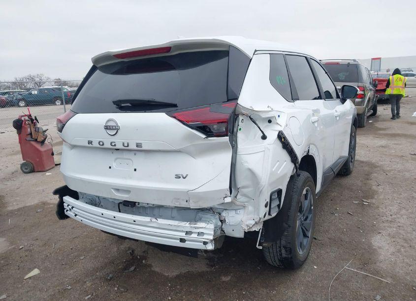 Photo 4 of 2024 Nissan Rogue SV FWD (VIN 5N1BT3BA8RC747196)