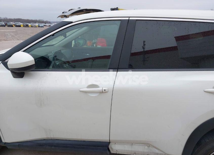 Photo 14 of 2023 Nissan Rogue SV FWD (VIN 5N1BT3BA9PC790409)