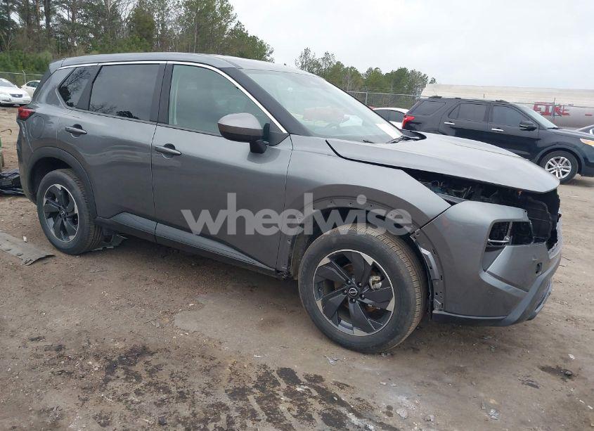 2024 Nissan Rogue SV FWD (VIN 5N1BT3BA9RC675246) main photo