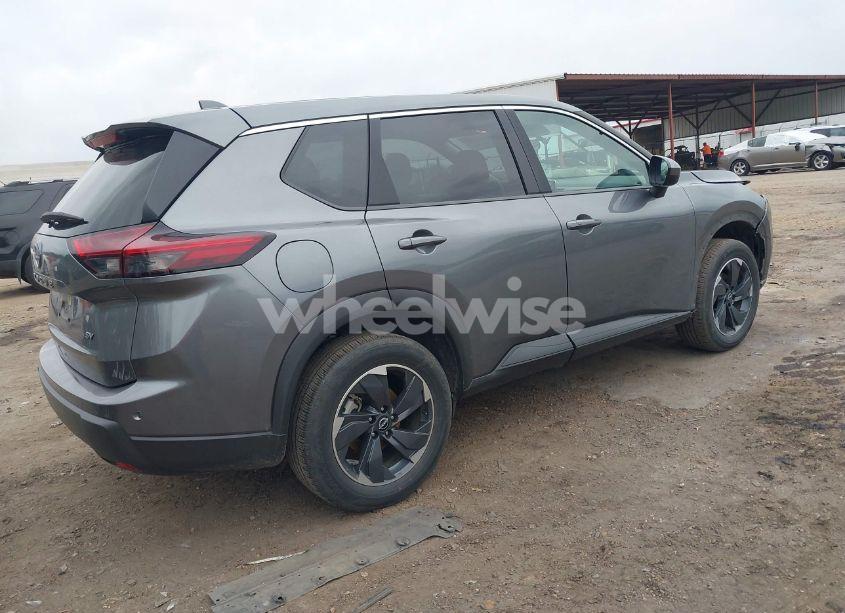 Photo 4 of 2024 Nissan Rogue SV FWD (VIN 5N1BT3BA9RC675246)