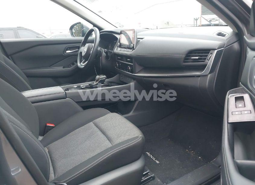 Photo 5 of 2024 Nissan Rogue SV FWD (VIN 5N1BT3BA9RC675246)