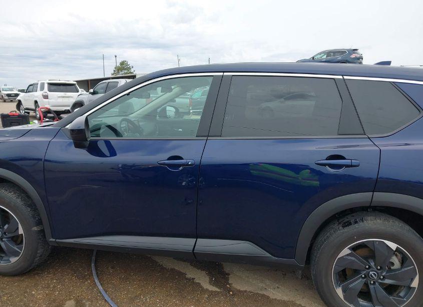 Photo 14 of 2024 Nissan Rogue SV FWD (VIN 5N1BT3BA9RC706074)