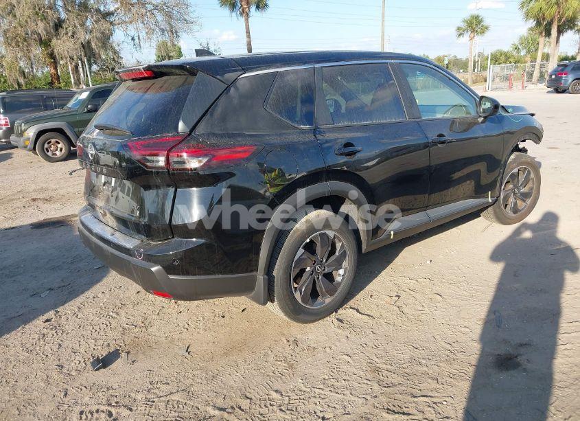 Photo 4 of 2024 Nissan Rogue SV FWD (VIN 5N1BT3BA9RC735509)