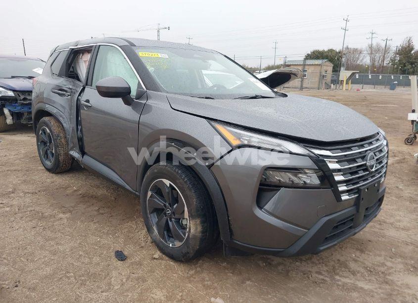 2025 Nissan Rogue SV FWD (VIN 5N1BT3BA9SC798597) main photo