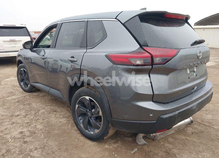 Photo 3 of 2025 Nissan Rogue SV FWD (VIN 5N1BT3BA9SC798597)