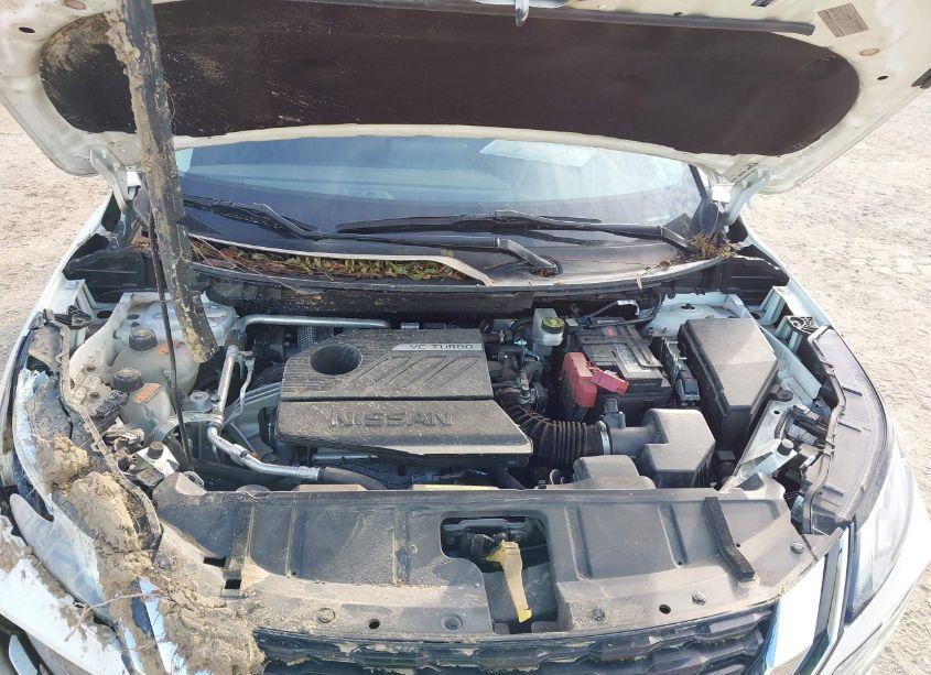 Photo 10 of 2022 Nissan Rogue SV FWD (VIN 5N1BT3BAXNC673127)