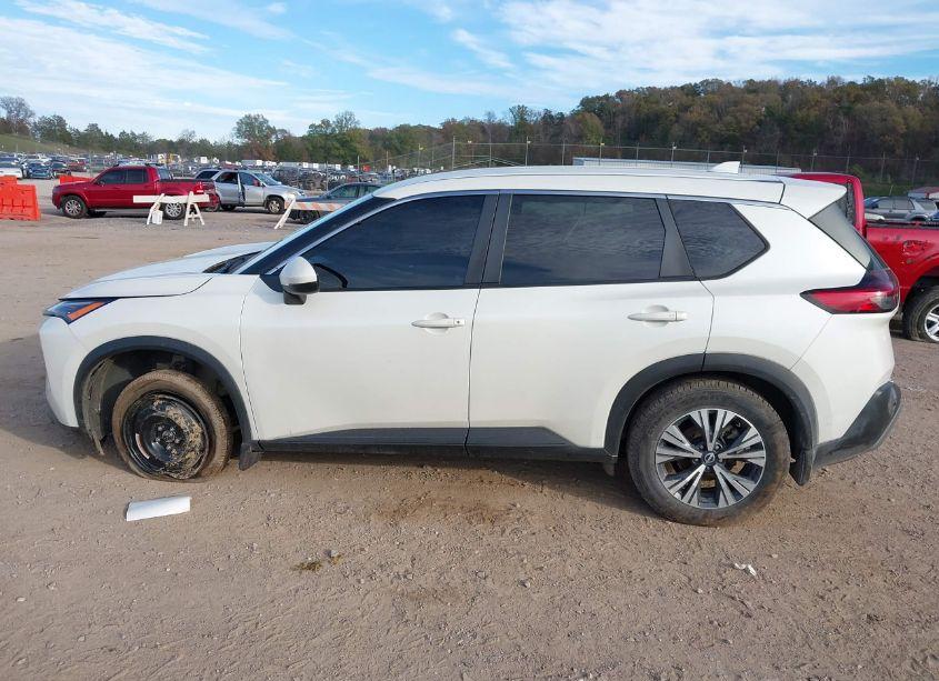 Photo 14 of 2022 Nissan Rogue SV FWD (VIN 5N1BT3BAXNC673127)