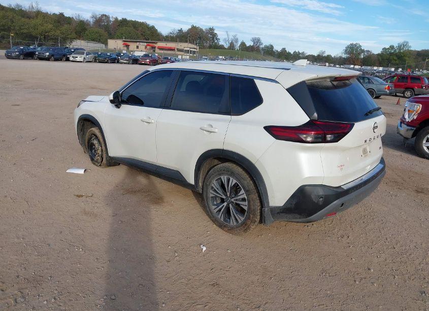 Photo 3 of 2022 Nissan Rogue SV FWD (VIN 5N1BT3BAXNC673127)