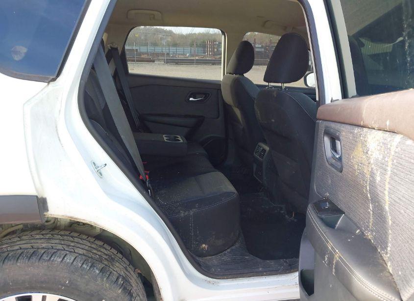 Photo 8 of 2022 Nissan Rogue SV FWD (VIN 5N1BT3BAXNC673127)