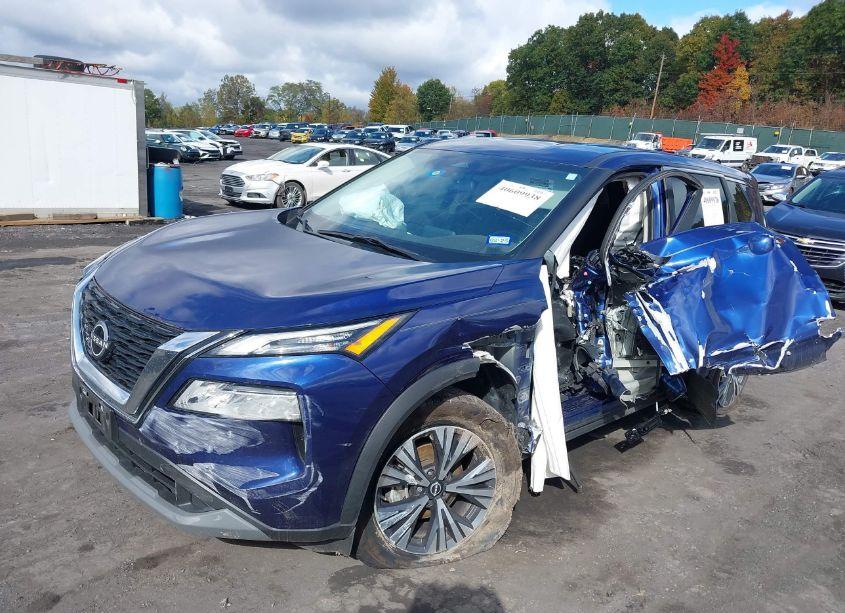 Photo 2 of 2022 Nissan Rogue SV FWD (VIN 5N1BT3BAXNC674679)