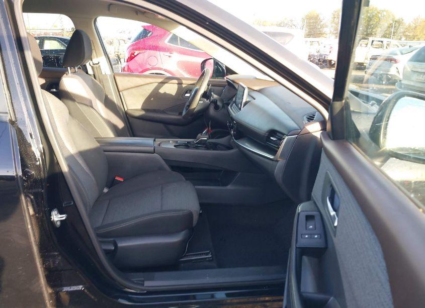 Photo 5 of 2022 Nissan Rogue SV FWD (VIN 5N1BT3BAXNC678179)