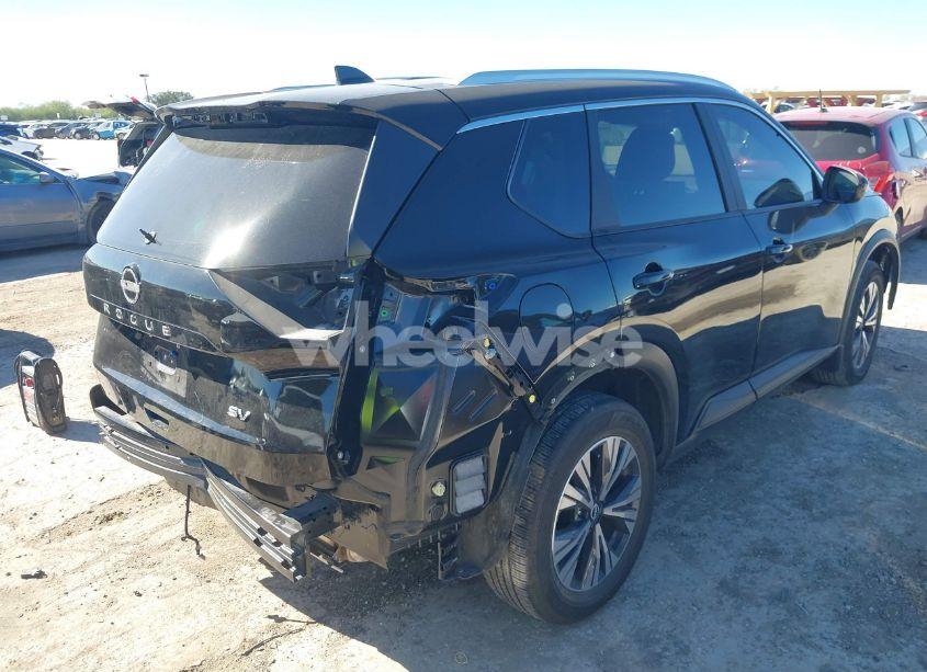 Photo 4 of 2023 Nissan Rogue SV FWD (VIN 5N1BT3BAXPC881009)