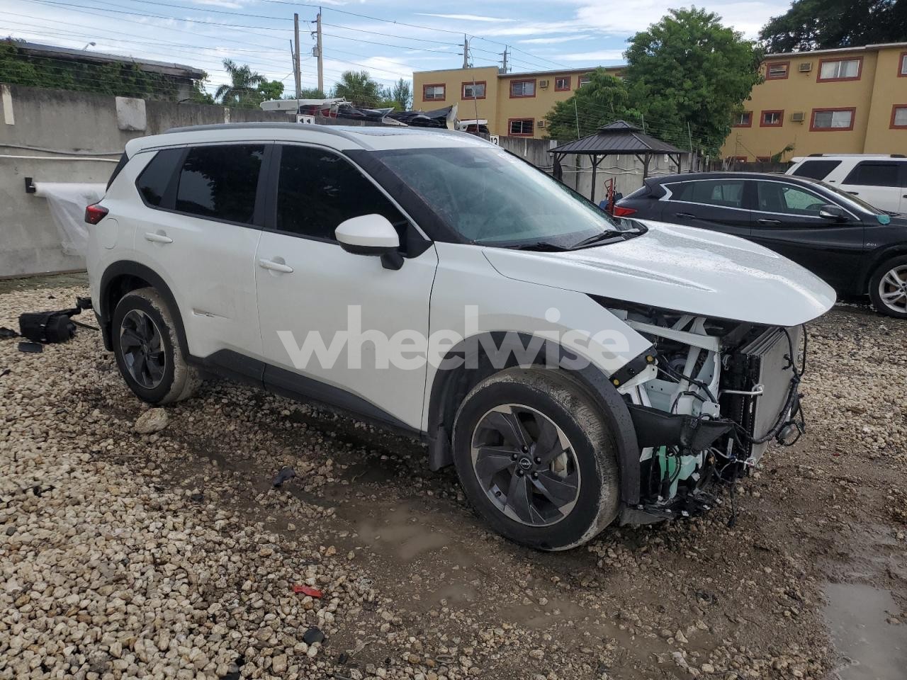 Photo 4 of 2024 NISSAN ROGUE SV (VIN 5N1BT3BAXRC722526)