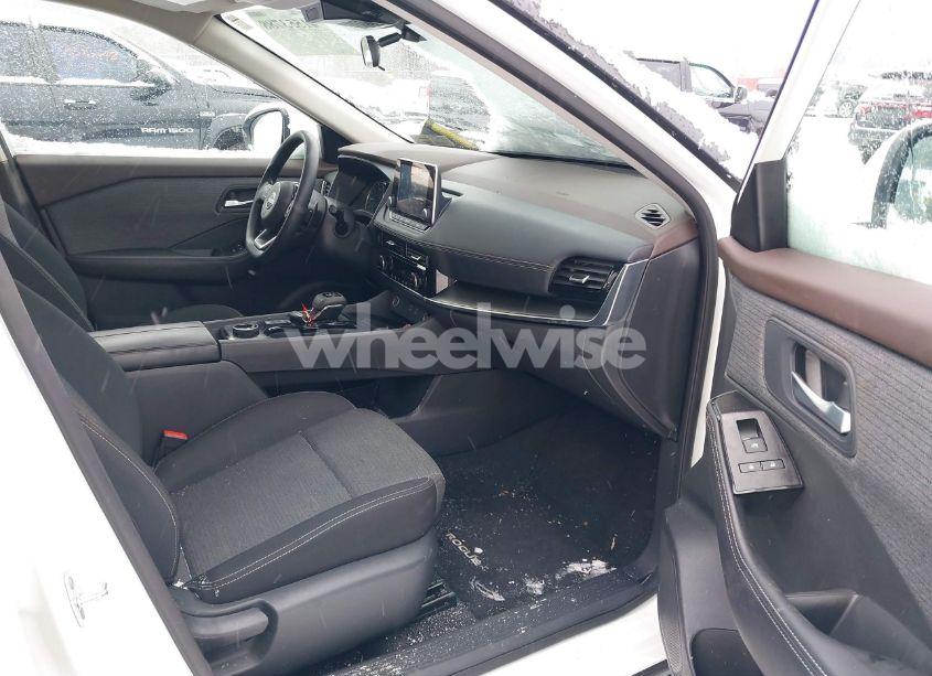 Photo 5 of 2022 Nissan Rogue SV INTELLIGENT AWD (VIN 5N1BT3BB0NC724305)