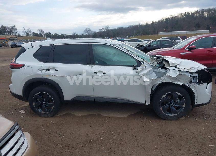 Photo 13 of 2024 Nissan Rogue SV INTELLIGENT AWD (VIN 5N1BT3BB0RC690744)