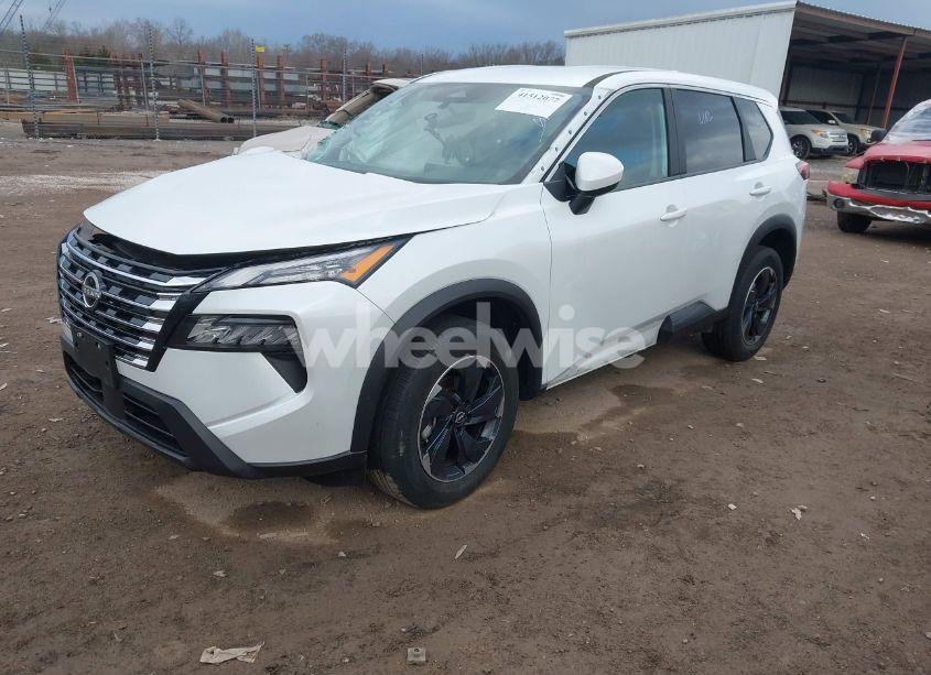 Photo 2 of 2024 Nissan Rogue SV INTELLIGENT AWD (VIN 5N1BT3BB0RC690744)