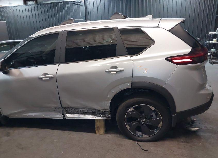 Photo 14 of 2024 Nissan Rogue SV INTELLIGENT AWD (VIN 5N1BT3BB0RC740803)