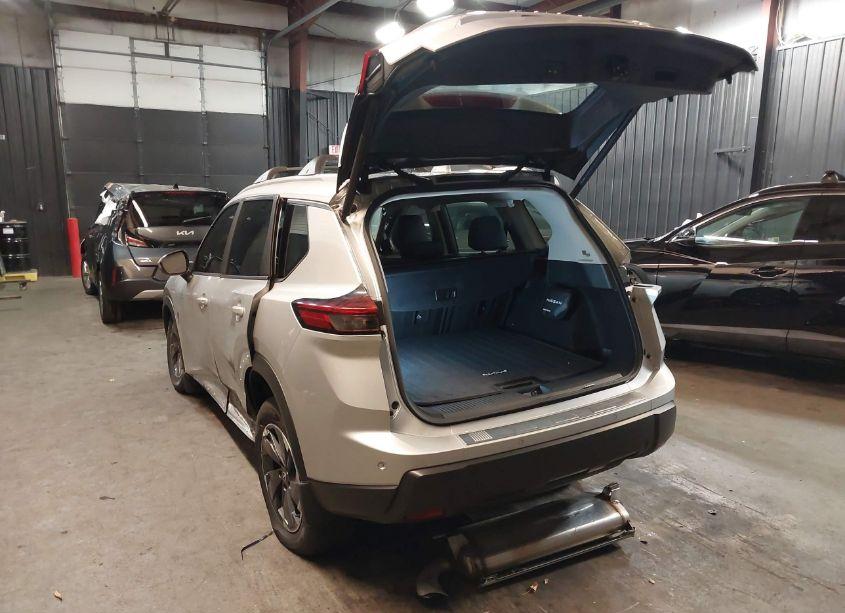 Photo 3 of 2024 Nissan Rogue SV INTELLIGENT AWD (VIN 5N1BT3BB0RC740803)