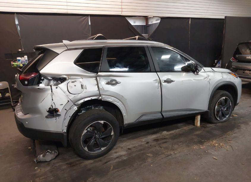 Photo 6 of 2024 Nissan Rogue SV INTELLIGENT AWD (VIN 5N1BT3BB0RC740803)