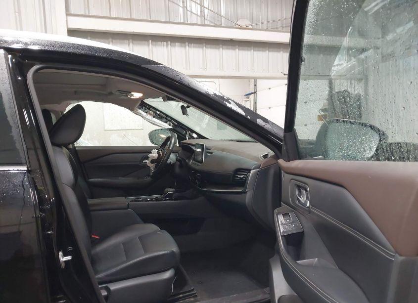 Photo 5 of 2022 Nissan Rogue SV INTELLIGENT AWD (VIN 5N1BT3BB1NC671422)