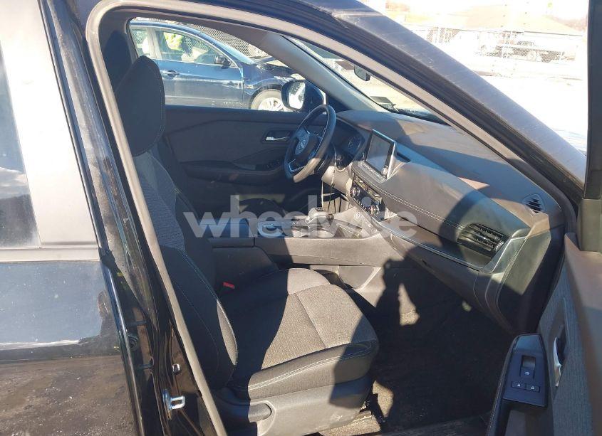 Photo 5 of 2022 Nissan Rogue SV INTELLIGENT AWD (VIN 5N1BT3BB1NC703964)