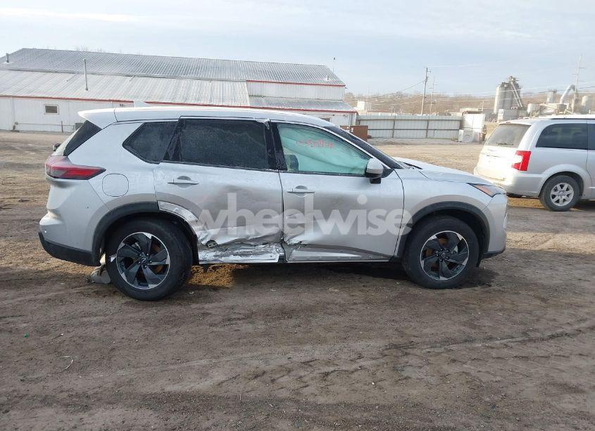 Photo 13 of 2024 Nissan Rogue SV INTELLIGENT AWD (VIN 5N1BT3BB1RC704604)