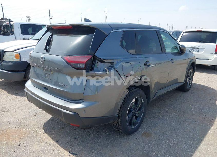 Photo 4 of 2024 Nissan Rogue SV INTELLIGENT AWD (VIN 5N1BT3BB1RC708927)