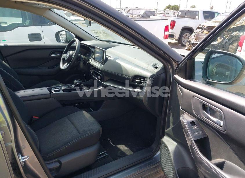 Photo 5 of 2024 Nissan Rogue SV INTELLIGENT AWD (VIN 5N1BT3BB1RC708927)