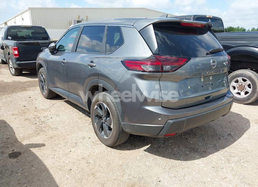 Photo 3 of 2024 Nissan Rogue SV INTELLIGENT AWD (VIN 5N1BT3BB1RC721872)