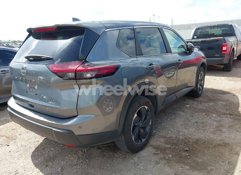 Photo 4 of 2024 Nissan Rogue SV INTELLIGENT AWD (VIN 5N1BT3BB1RC721872)