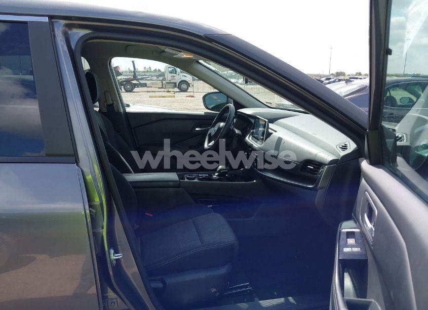 Photo 5 of 2024 Nissan Rogue SV INTELLIGENT AWD (VIN 5N1BT3BB1RC721872)