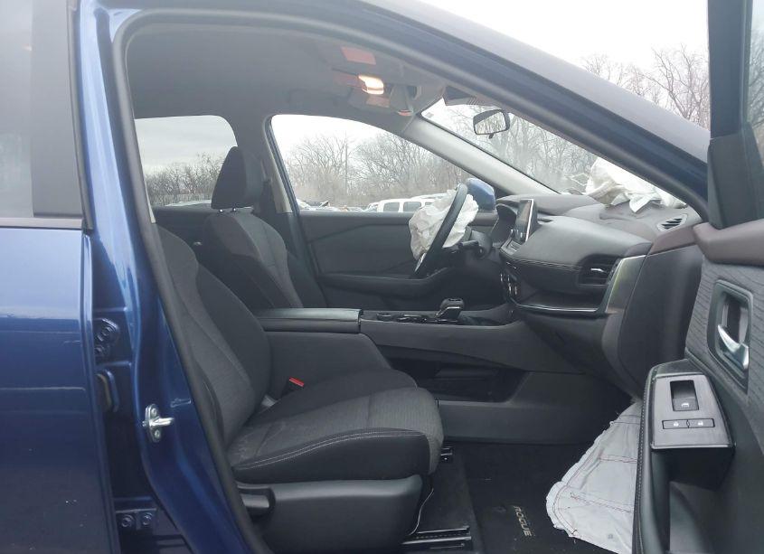 Photo 5 of 2023 Nissan Rogue SV INTELLIGENT AWD (VIN 5N1BT3BB2PC839233)