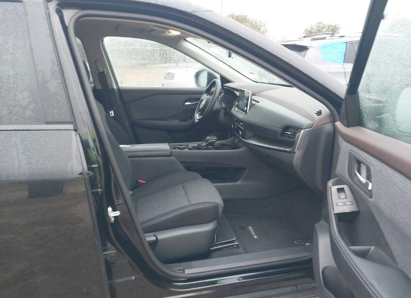 Photo 5 of 2023 Nissan Rogue SV INTELLIGENT AWD (VIN 5N1BT3BB2PC939980)