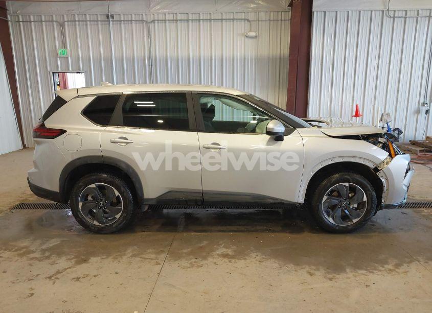 Photo 14 of 2024 Nissan Rogue SV INTELLIGENT AWD (VIN 5N1BT3BB2RC678952)
