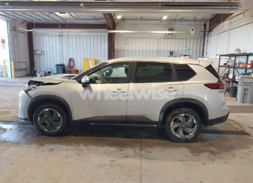 Photo 15 of 2024 Nissan Rogue SV INTELLIGENT AWD (VIN 5N1BT3BB2RC678952)