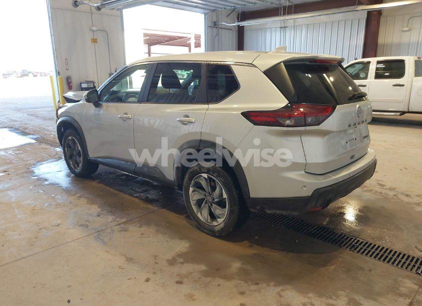 Photo 3 of 2024 Nissan Rogue SV INTELLIGENT AWD (VIN 5N1BT3BB2RC678952)