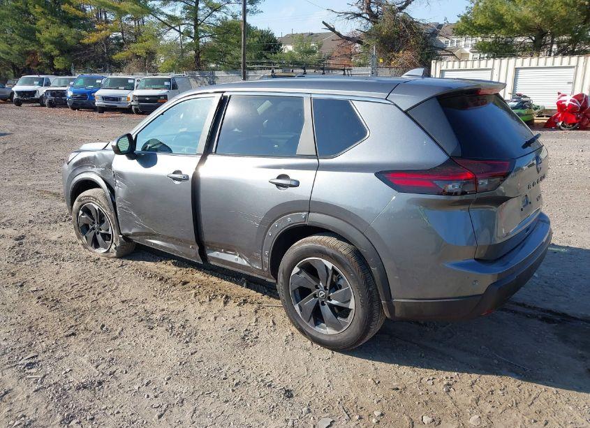 Photo 3 of 2024 Nissan Rogue SV INTELLIGENT AWD (VIN 5N1BT3BB2RC699543)