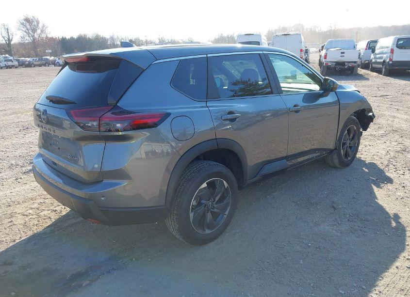 Photo 4 of 2024 Nissan Rogue SV INTELLIGENT AWD (VIN 5N1BT3BB2RC699543)