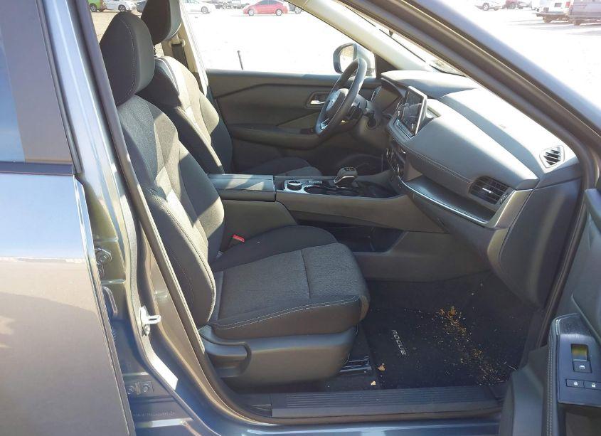 Photo 5 of 2024 Nissan Rogue SV INTELLIGENT AWD (VIN 5N1BT3BB2RC699543)