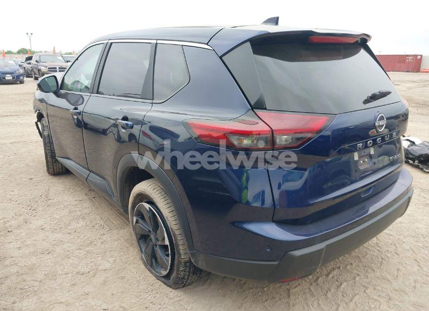 Photo 3 of 2024 Nissan Rogue SV INTELLIGENT AWD (VIN 5N1BT3BB2RC716552)