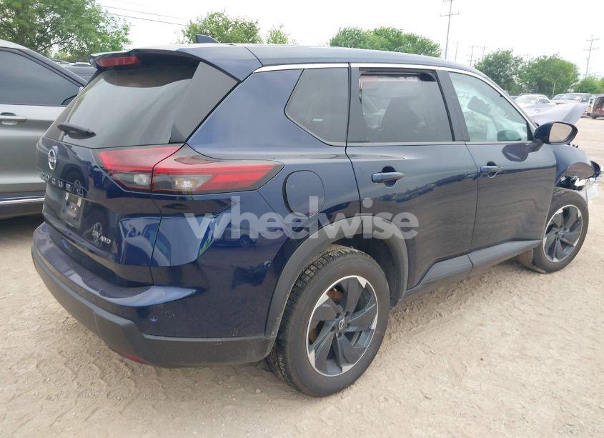 Photo 4 of 2024 Nissan Rogue SV INTELLIGENT AWD (VIN 5N1BT3BB2RC716552)