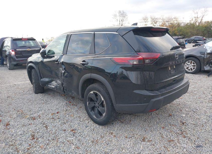Photo 3 of 2024 Nissan Rogue SV INTELLIGENT AWD (VIN 5N1BT3BB3RC693069)