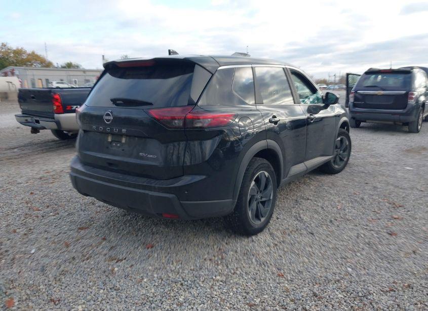 Photo 4 of 2024 Nissan Rogue SV INTELLIGENT AWD (VIN 5N1BT3BB3RC693069)