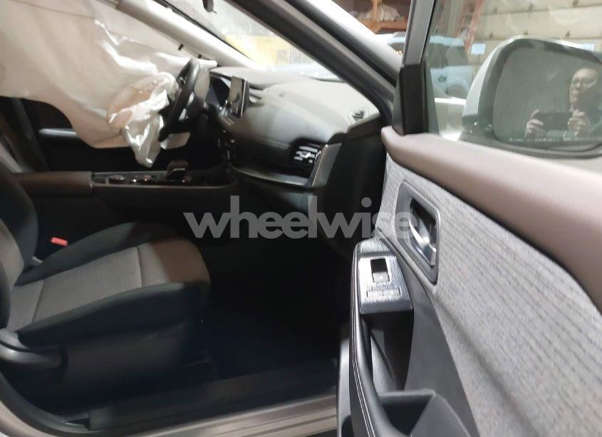 Photo 5 of 2022 Nissan Rogue SV INTELLIGENT AWD (VIN 5N1BT3BB4NC701092)