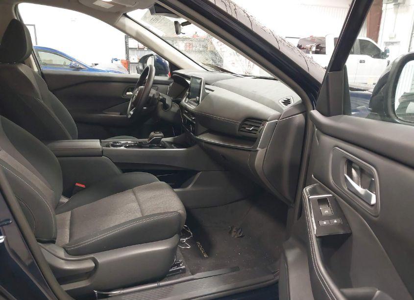 Photo 5 of 2024 Nissan Rogue SV INTELLIGENT AWD (VIN 5N1BT3BB4RC716102)