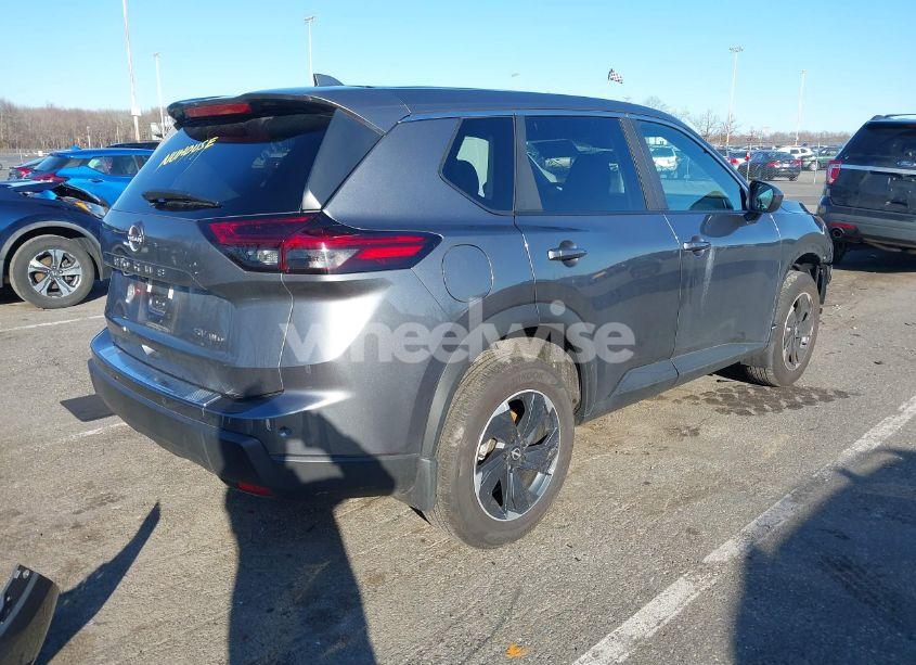 Photo 4 of 2024 Nissan Rogue SV INTELLIGENT AWD (VIN 5N1BT3BB4RC746782)