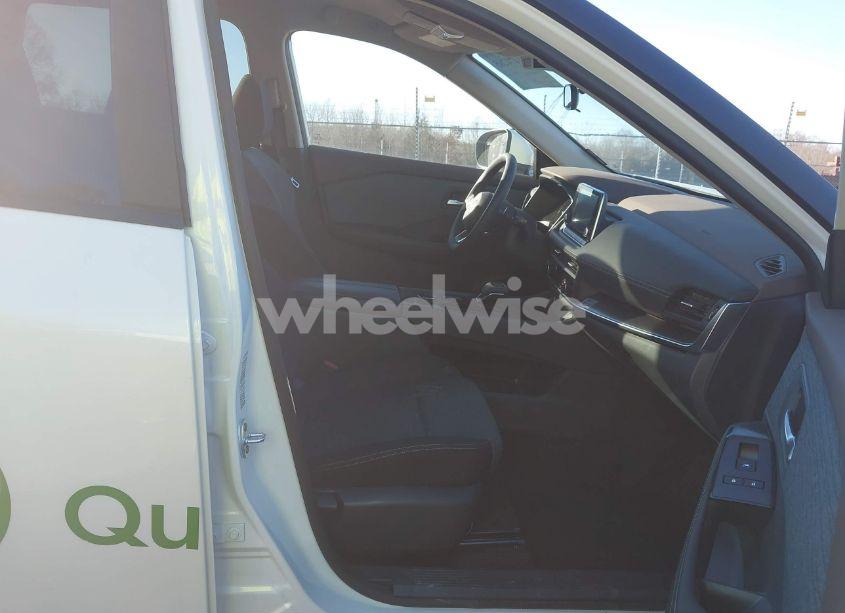 Photo 5 of 2023 Nissan Rogue SV INTELLIGENT AWD (VIN 5N1BT3BB5PC782705)