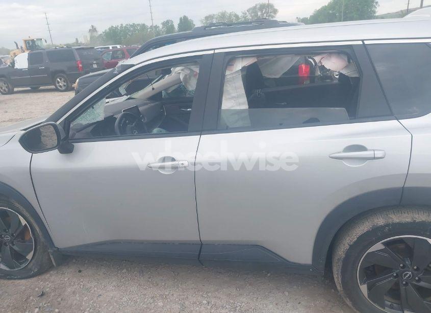 Photo 15 of 2024 Nissan Rogue SV INTELLIGENT AWD (VIN 5N1BT3BB5RC670974)