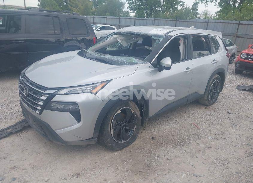 Photo 2 of 2024 Nissan Rogue SV INTELLIGENT AWD (VIN 5N1BT3BB5RC670974)